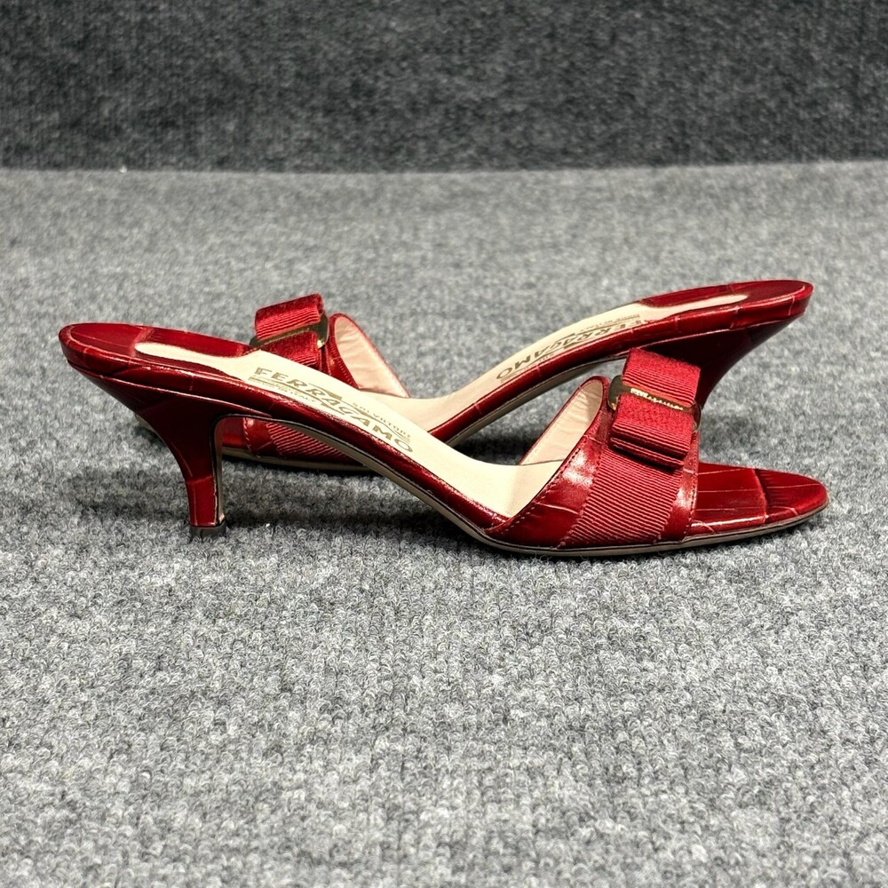 Salvatore Ferragamo Sandals Womens 7 Glory Red Patent Vara Bow Kitten Heel Mules